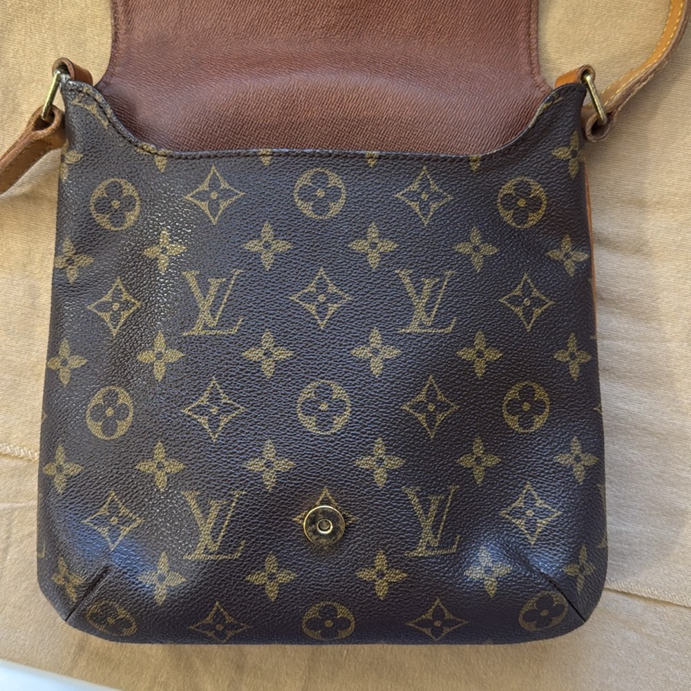 Authentic Louis Vuitton Musette Salsa shoulder Bag - Picture 11 of 16